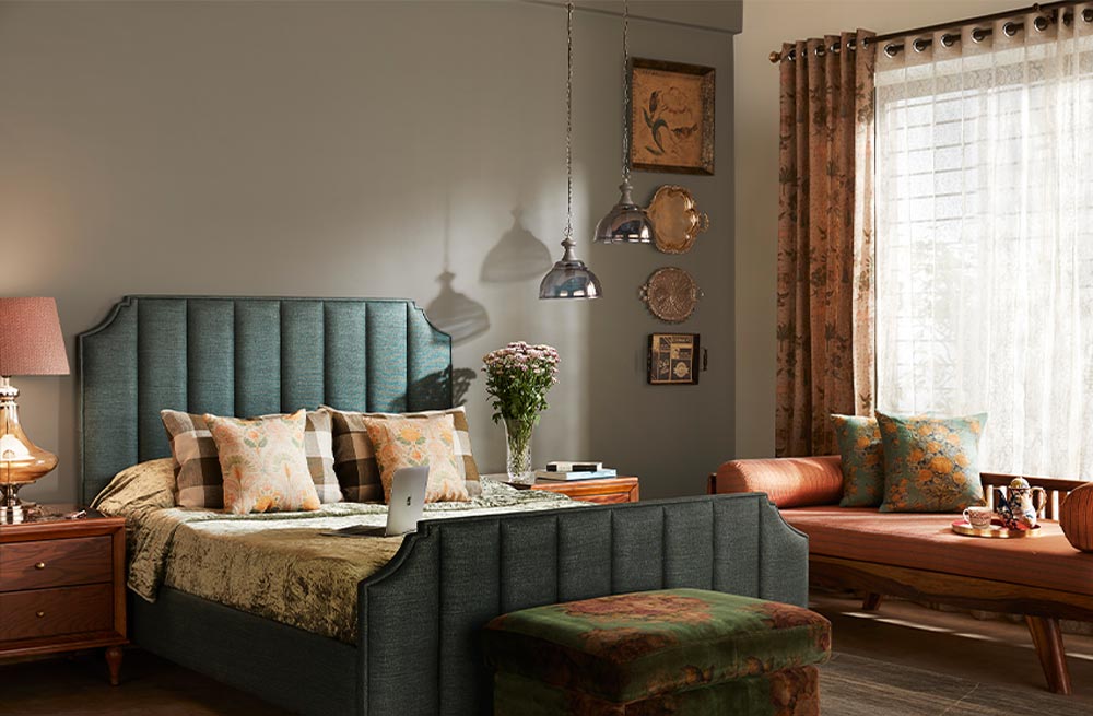Metallic highlights & accents can enliven a muted space in your bedroom - Beautiful Homes