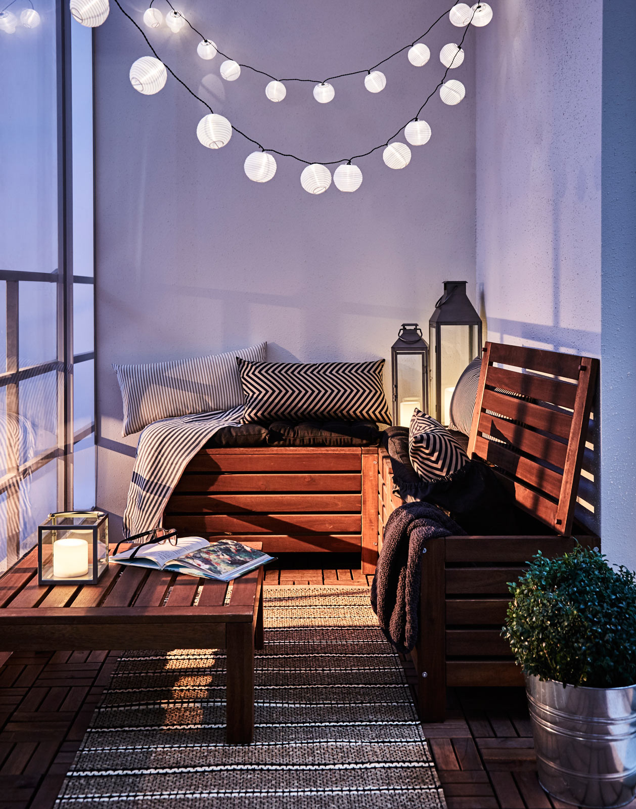 Balcony design with white and yellow lights - Beautiful Homes