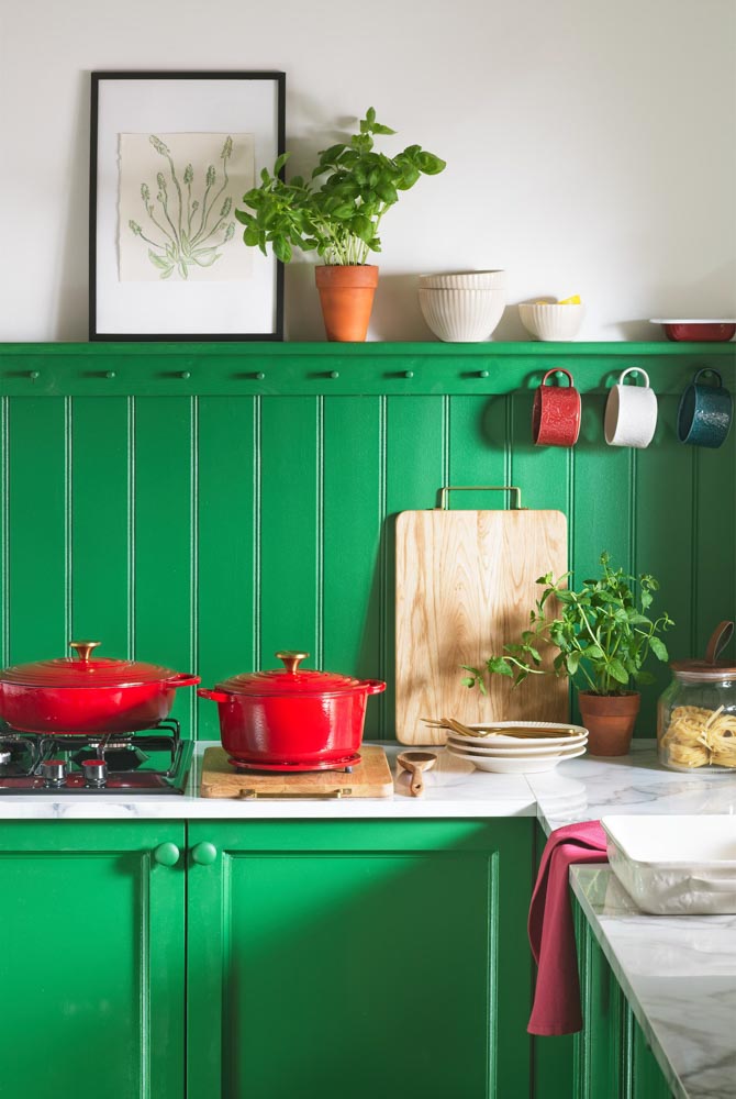Bold green colour palette in small modular kitchen - Beautiful Homes Bold green colour palette in small modular kitchen - Beautiful Homes