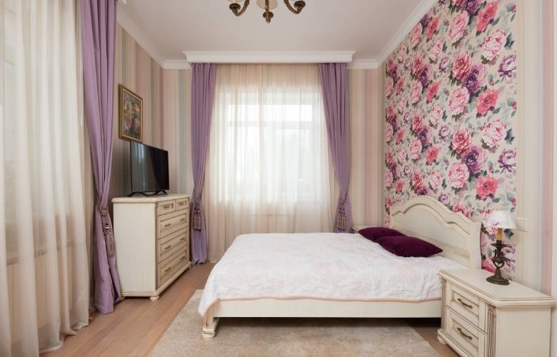 Traditional floral wallpaper design trending for the year 2022 - Beautiful Homes Traditional floral wallpaper design trending for the year 2022 - Beautiful Homes