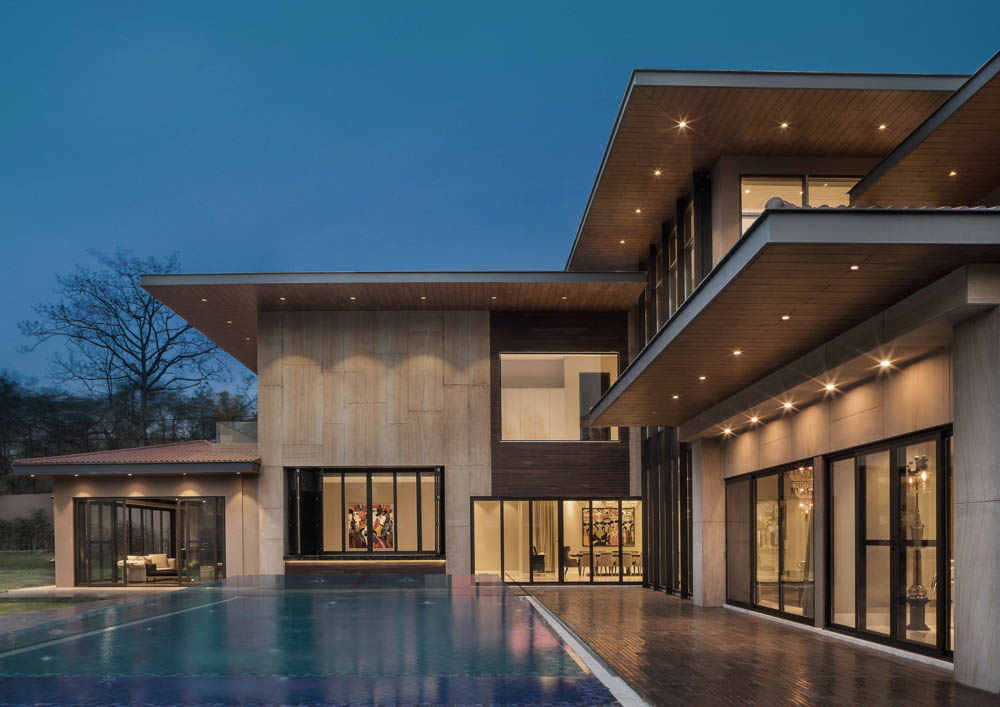 L-shaped structure for house with pool for better indoor view - Beautiful Homes