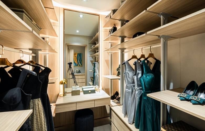 Wall to wall attached wardrobe design with dressing table - Beautiful Homes Wall to wall attached wardrobe design with dressing table - Beautiful Homes