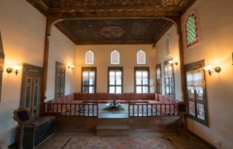 Darker colour combinations for the false ceiling colours in your home - Beautiful Homes