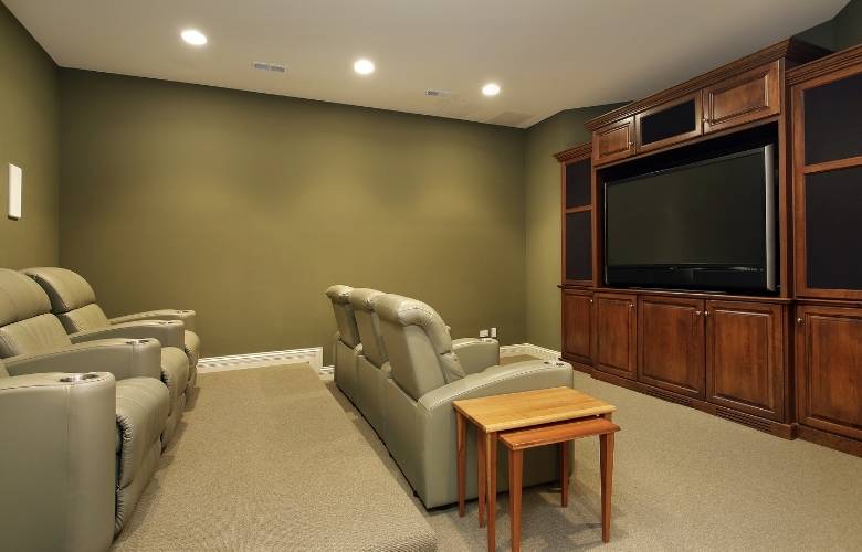 Home theatre room design with leather chairs - Beautiful Homes