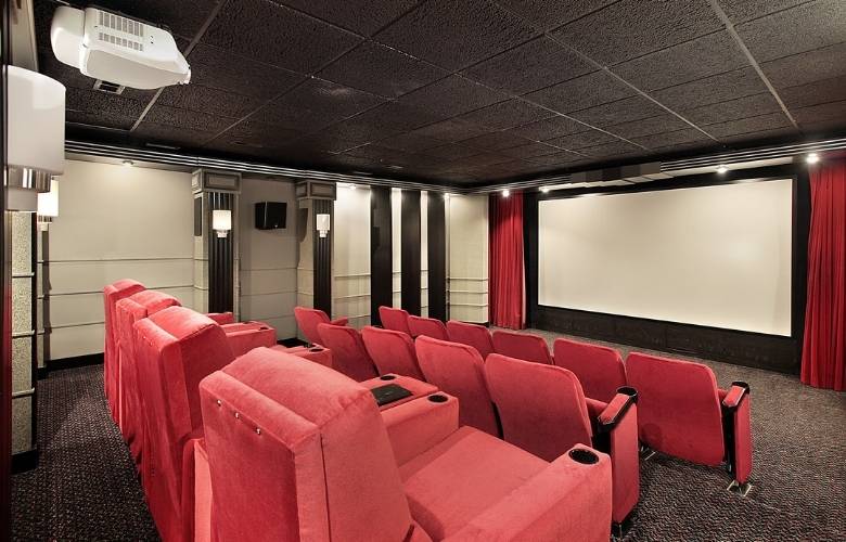 Red home theatre room designs - Beautiful Homes