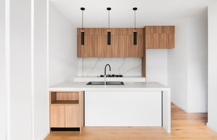 Mid-century modern white & wooden colours for kitchen design - Beautiful Homes