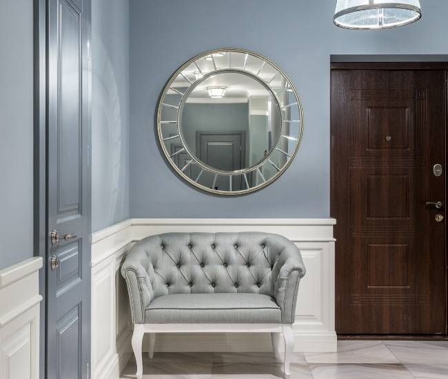 Hallway décor with mirror & hanging lights - Beautiful Homes