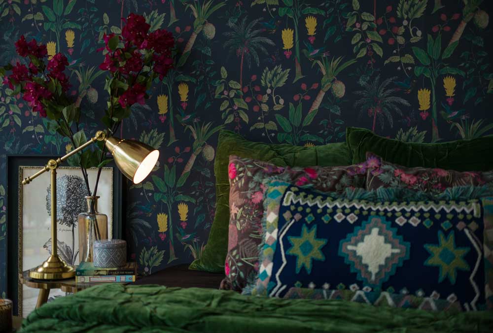 Wallpapers created with botanical prints with blending home decor - Beautiful Homes House wallpaper with nature-inspired print with matching home décor elements - Beautiful Homes