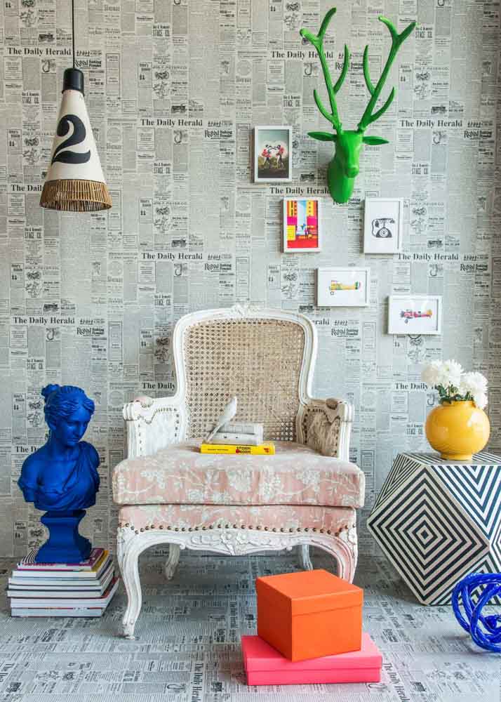 Wallpapers created with text patterns or article snippets - Beautiful Homes Perfect house wallpaper for a reader with articles and text patterns - Beautiful Homes