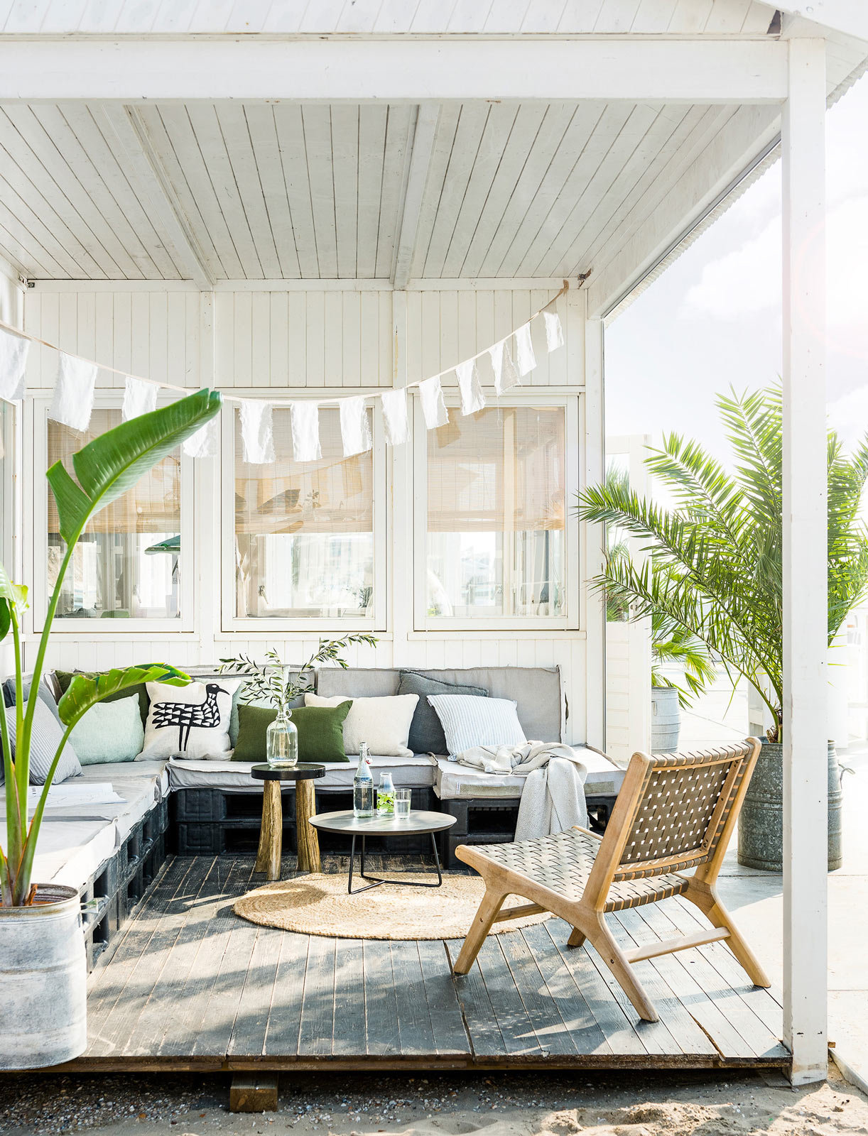 Outdoor Furniture for Outdoor Parties - Beautiful Homes