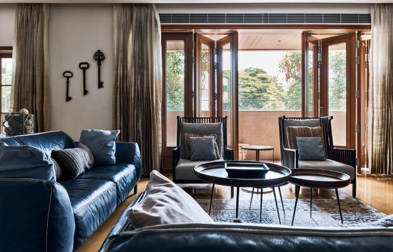 Blue leather sofas that makes your room decoration luxurious - Beautiful Homes