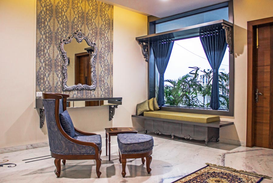 Picture Window Design Ideas With Black Curtains for Home Interior - Beautiful Homes