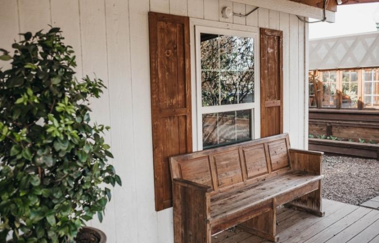 Wooden bench in the foyer of the house - Beautiful Homes