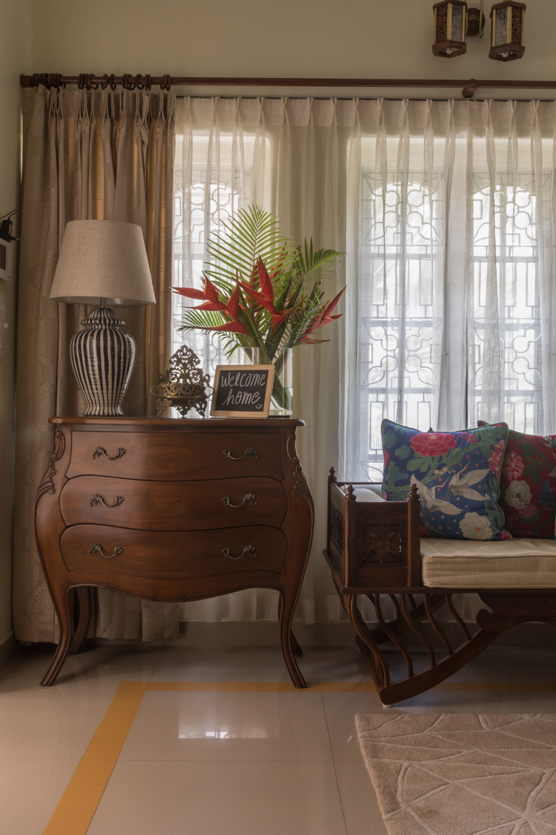 Layered Curtain Design In White & Cream Colour - Beautiful Homes