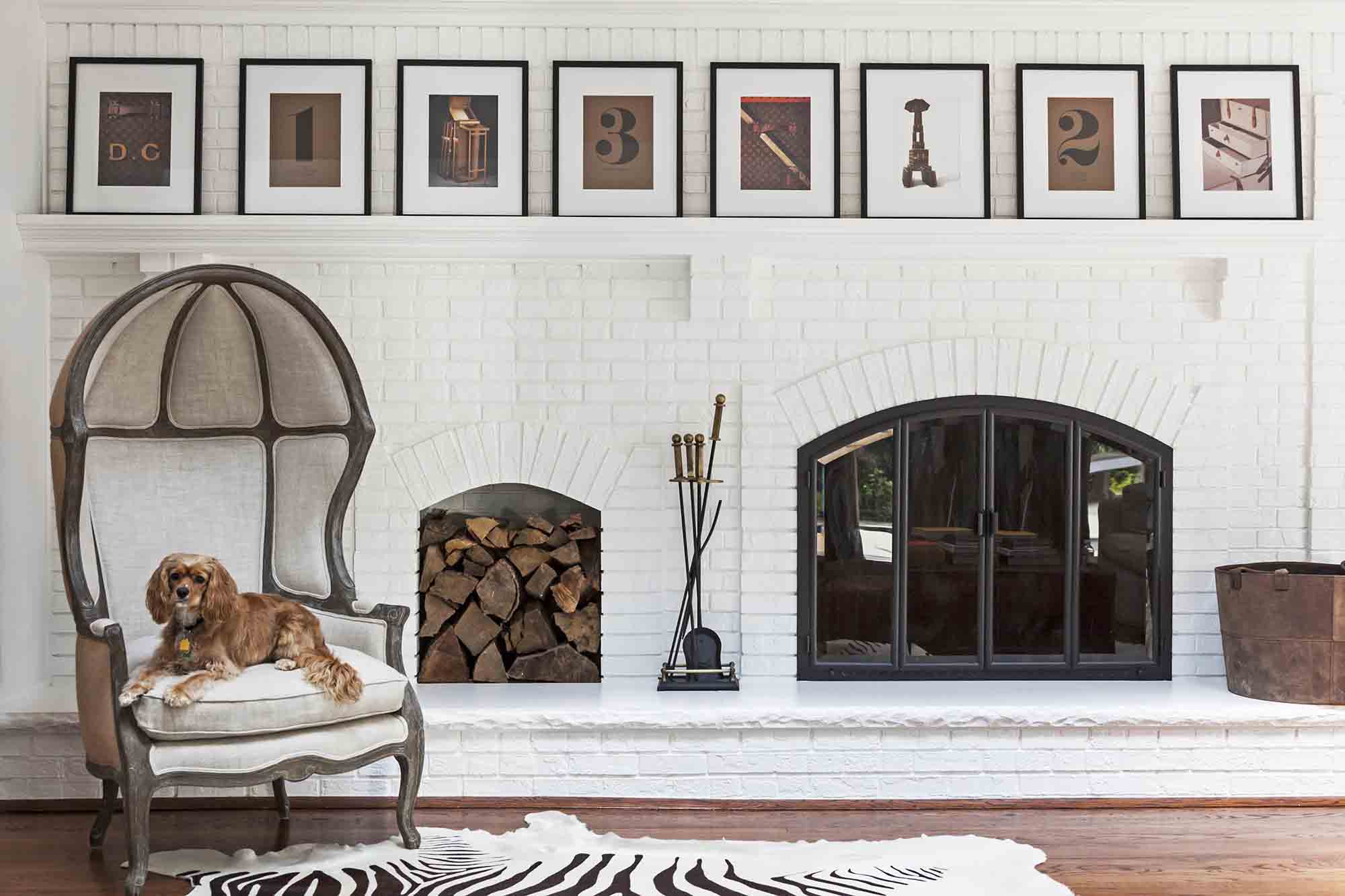 Exposed white brick walls with decorative wall art décor ideas - Beautiful Homes