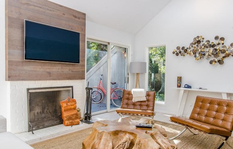 Wood paneling for wall behind the TV in living room - Beautiful Homes