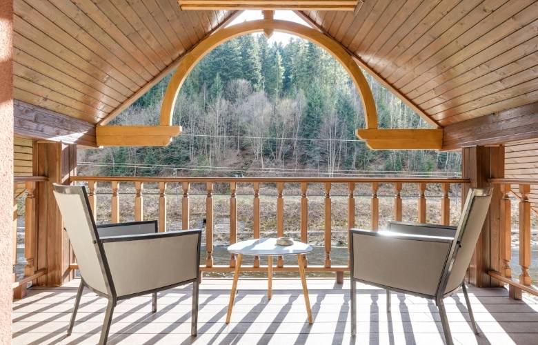 Balcony layout ideas with steel chairs - Beautiful Homes