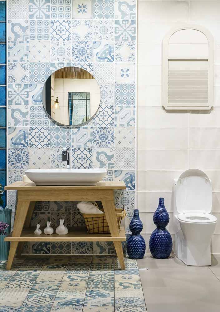 Bathroom design ideas with contrasting colours - Beautiful Homes Contrasting colours bathroom tiles interior design - Beautiful Homes