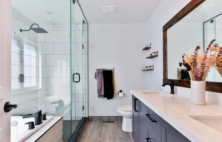 Chic glass block shower cubicles for small bathrooms - Beautiful Homes