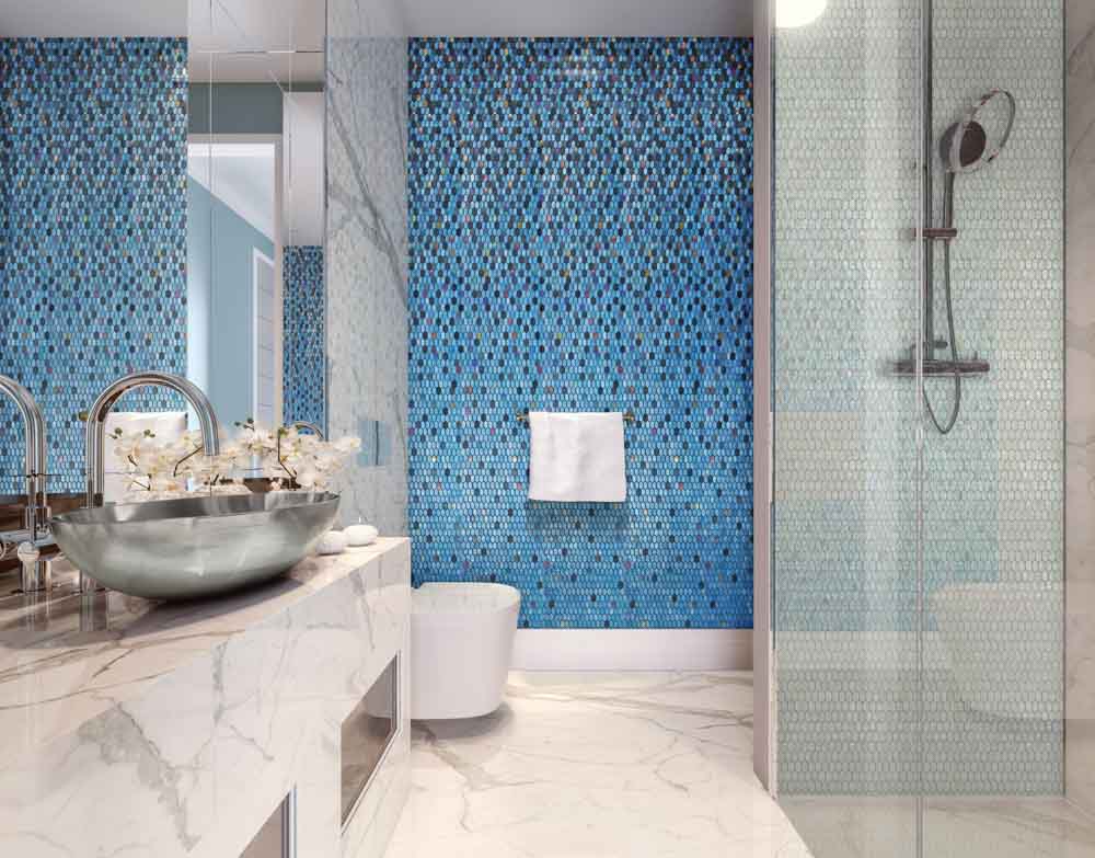 Bathroom tiles colour with azure mosaic accent wall paired with white - Beautiful Homes Bathroom tiles colour with azure mosaic accent wall paired with white - Beautiful Homes