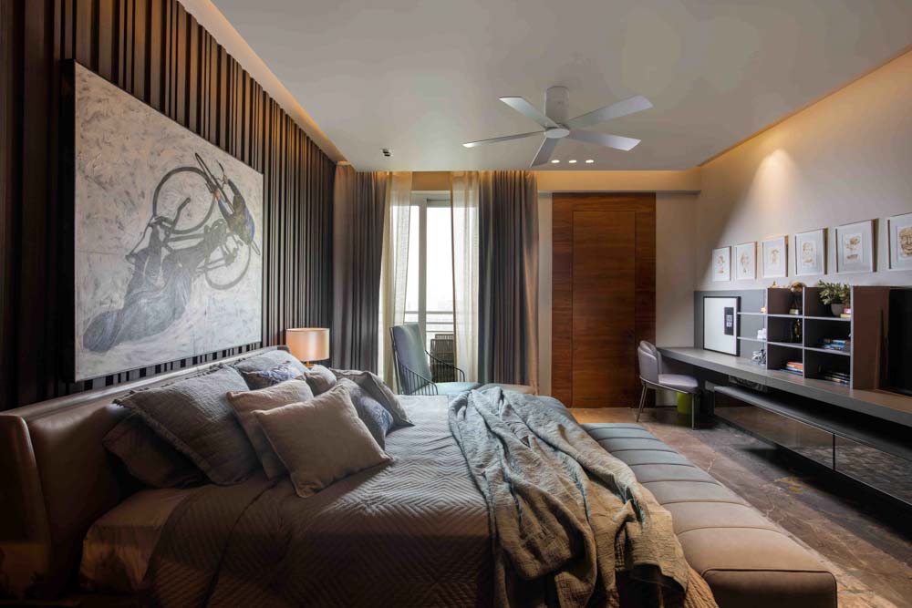 Modern light fixtures & accent lighting as for your art - Beautiful Homes