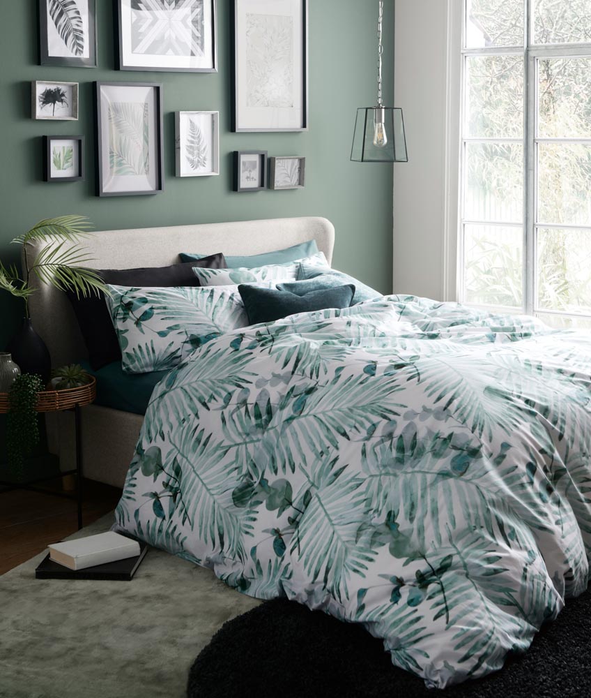 Bedroom Colour Décor Ideas With Green and Artistic Paints - Beautiful Homes