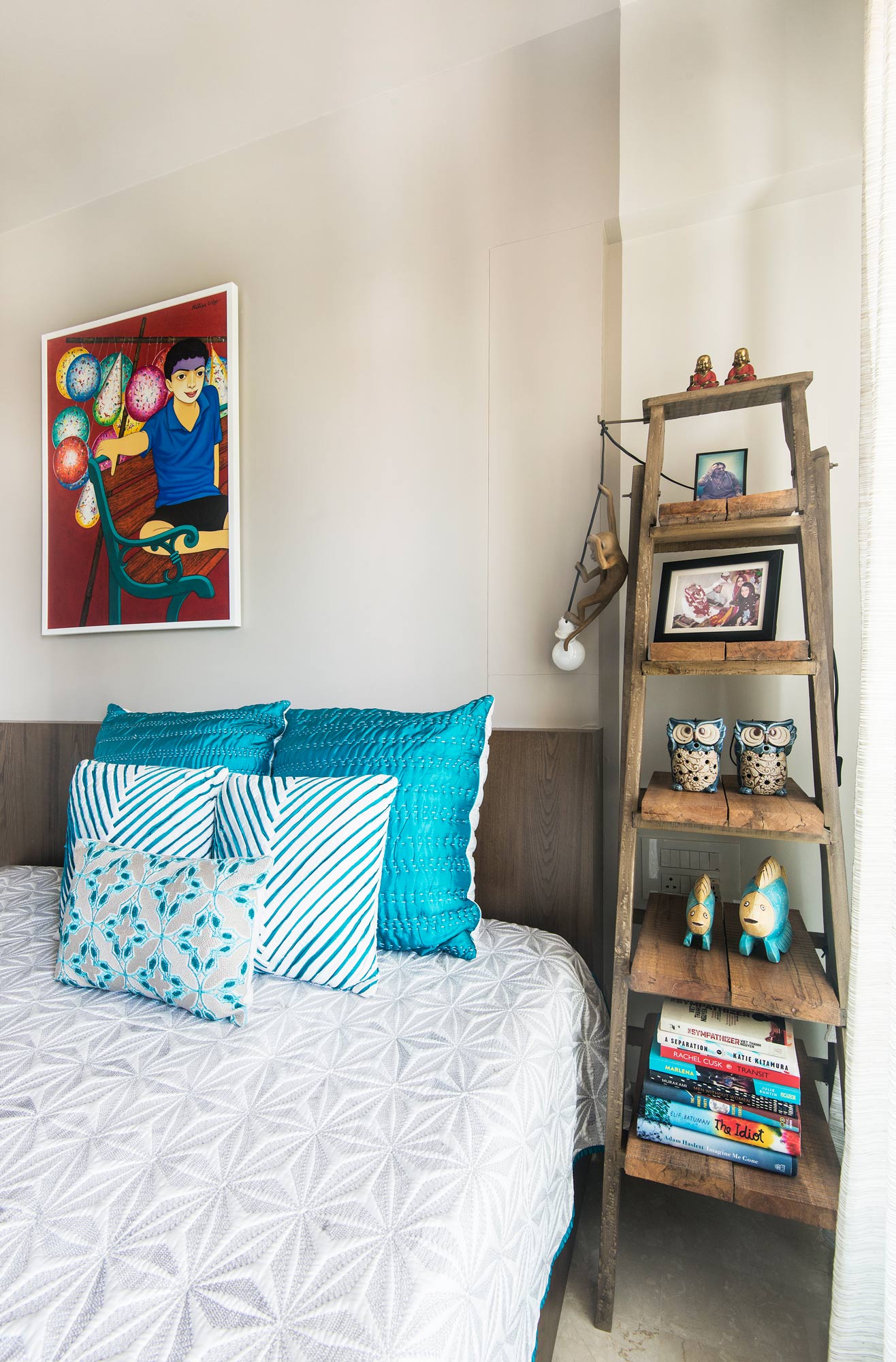 Rethink about discarding your old wooden stepladder in bedroom interiors - Beautiful Homes