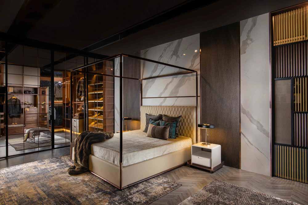 Mini walk-in closet design - Beautiful Homes