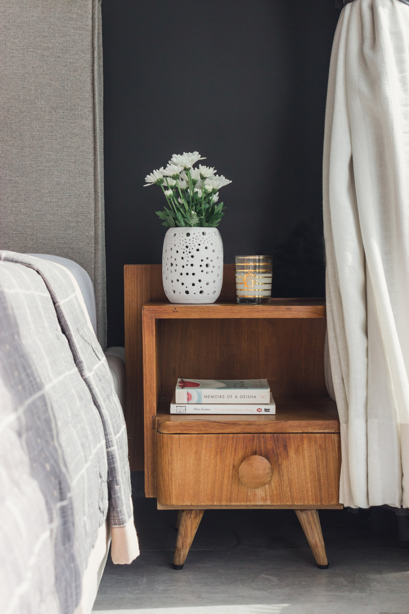 Bedside Table Designs Ideas With Scents on the Table - Beautiful Homes