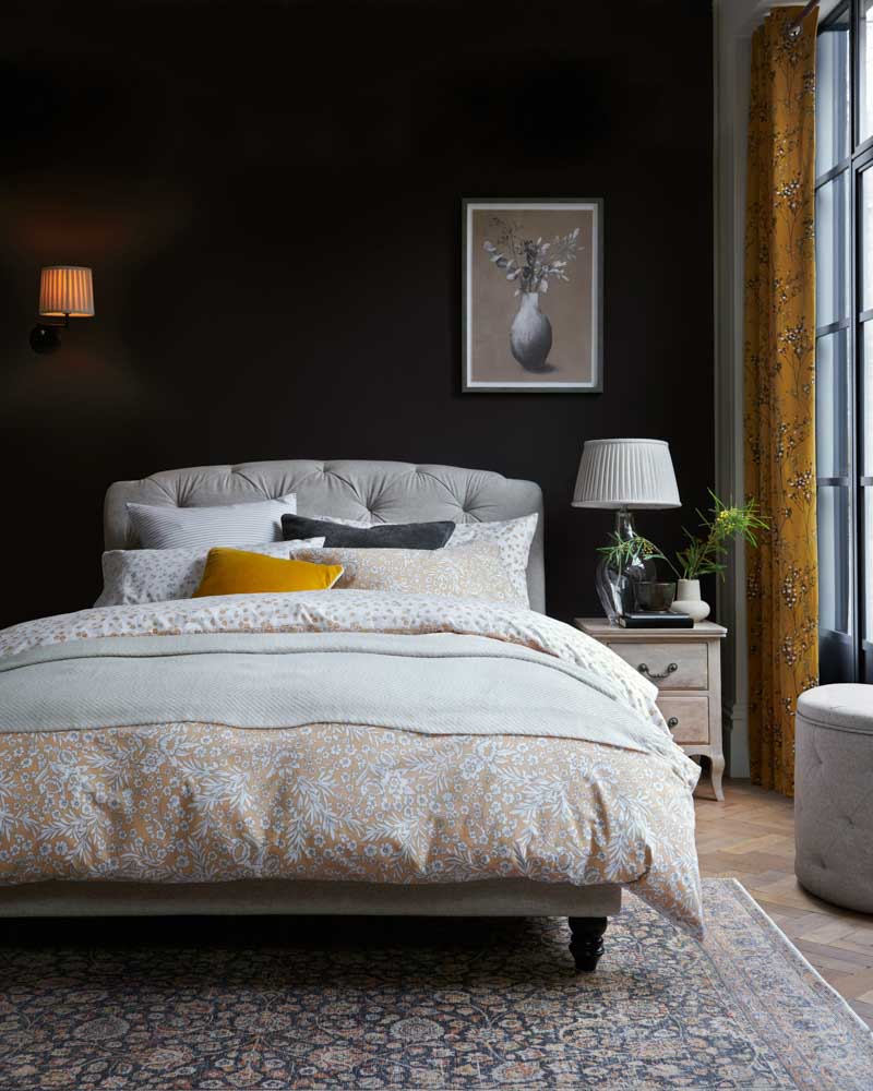 Table lamps to brighten up your black bedroom interiors - Beautiful Homes Table lamps to brighten up your black bedroom interiors - Beautiful Homes