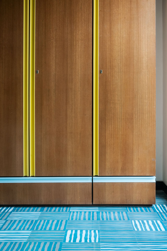 Bedroom Wardrobe Designs With Straightforward Simple Line Handles – Beautiful Homes