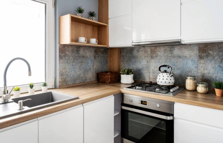 White & wooden kitchen colour combinations - Beautiful Homes