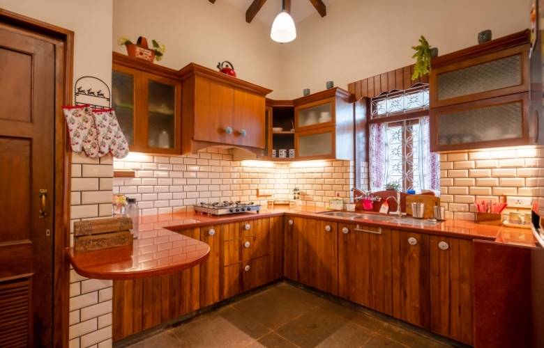 Wooden kitchen modern design with wall paneling - Beautiful Homes