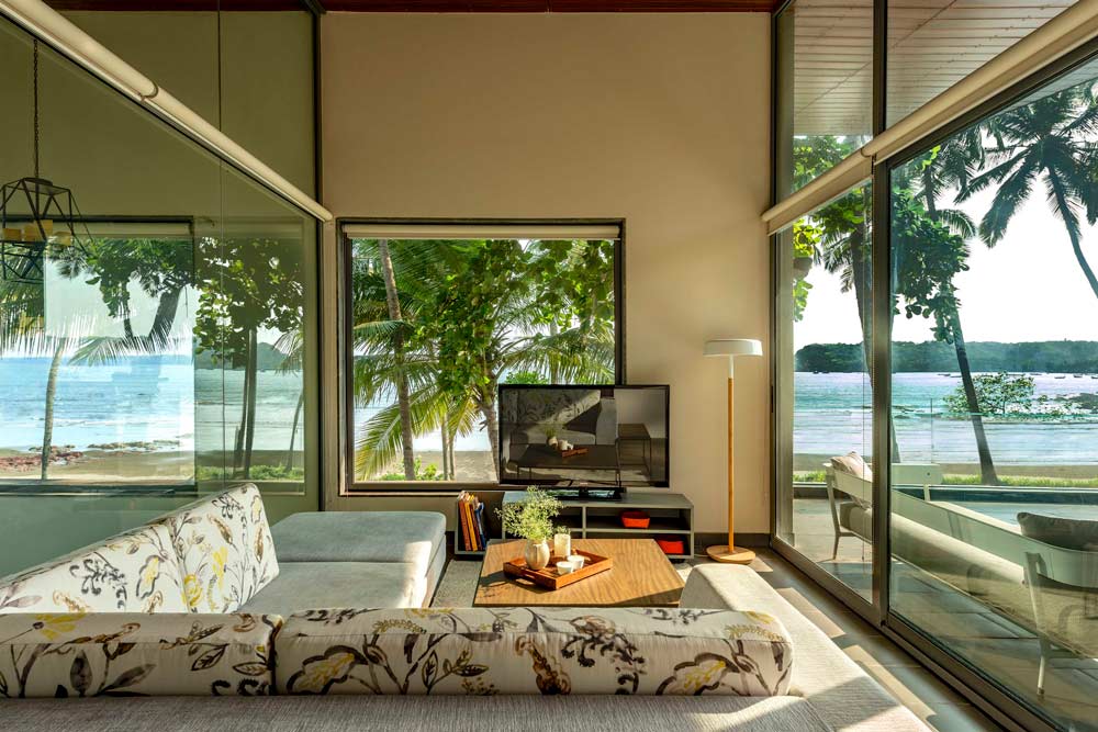 Drawing room decoration with floor-to-ceiling windows & doors - Beautiful Homes