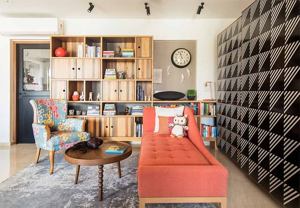 Vibrant living room décor with abstract wallpaper - Beautiful Homes