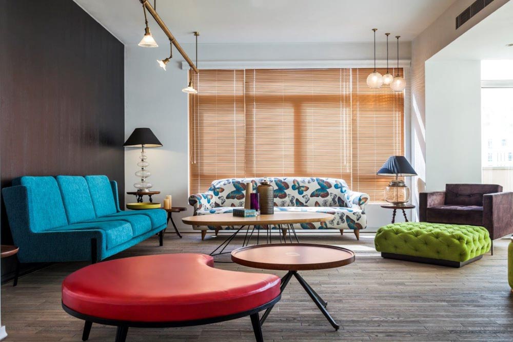 Multifunctional small sofa & seating arrangements in this living room - Beautiful Homes