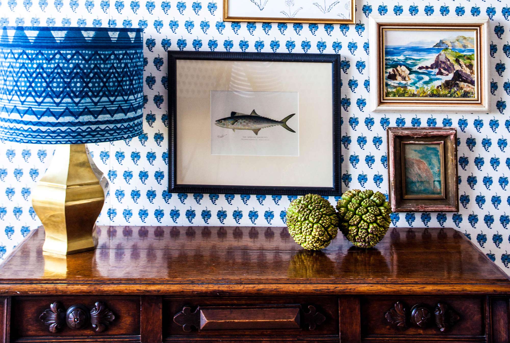 The entryway decorated with décor accessories, artworks - Beautiful Homes