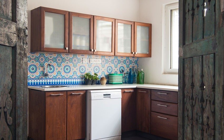 Colourful Kitchen Tile Design On A Small Wall Area - Beautiful Homes Colourful Kitchen Tile Design On A Small Kitchen Wall Area - Beautiful Homes