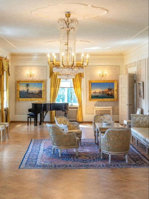 Golden props to enhance your home interior design - Beautiful Homes