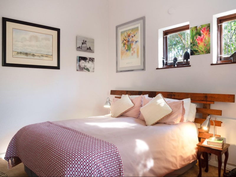 Gallery wall décor ideas for the bedroom - Beautiful Homes