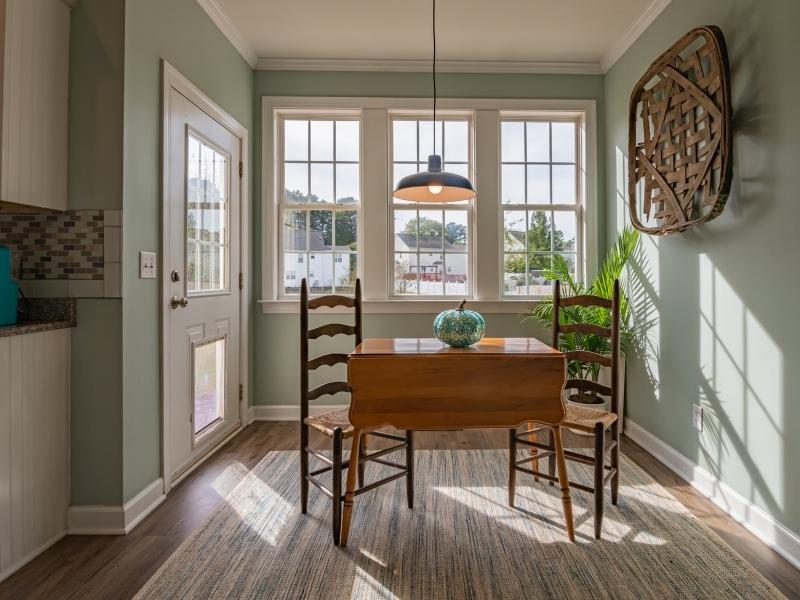 Small dining room colors with hanging lights - Beautiful Homes