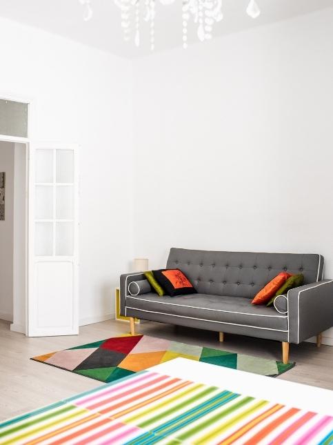 Colorful eclectic living room design - Beautiful Homes