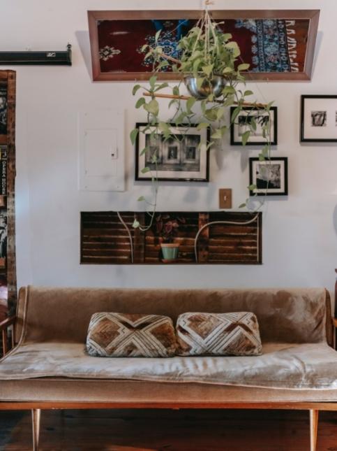 Eclectic living room interior design with plant décor - Beautiful Homes