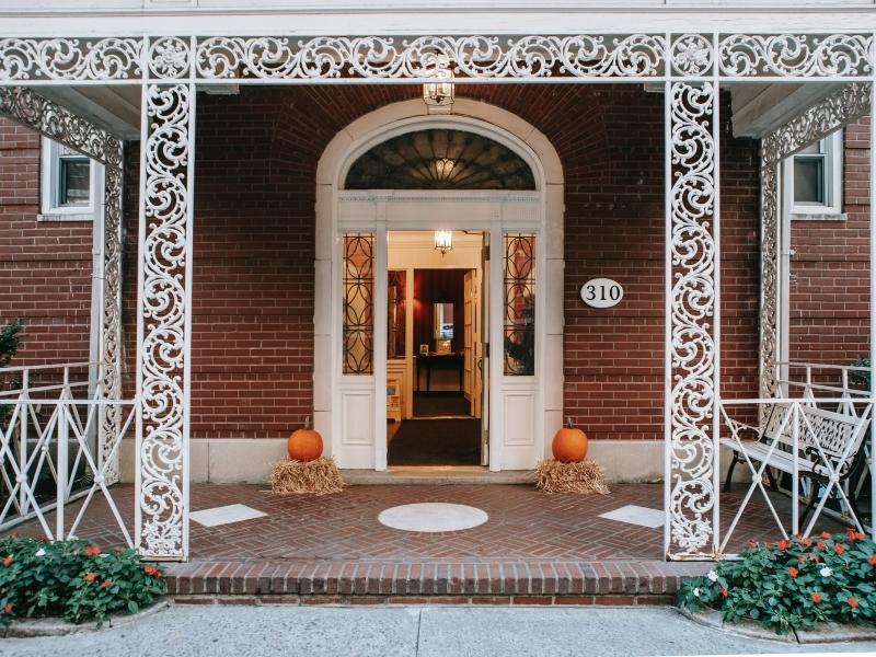 Lanterns & front porch lighting ideas for your home design - Beautiful Homes