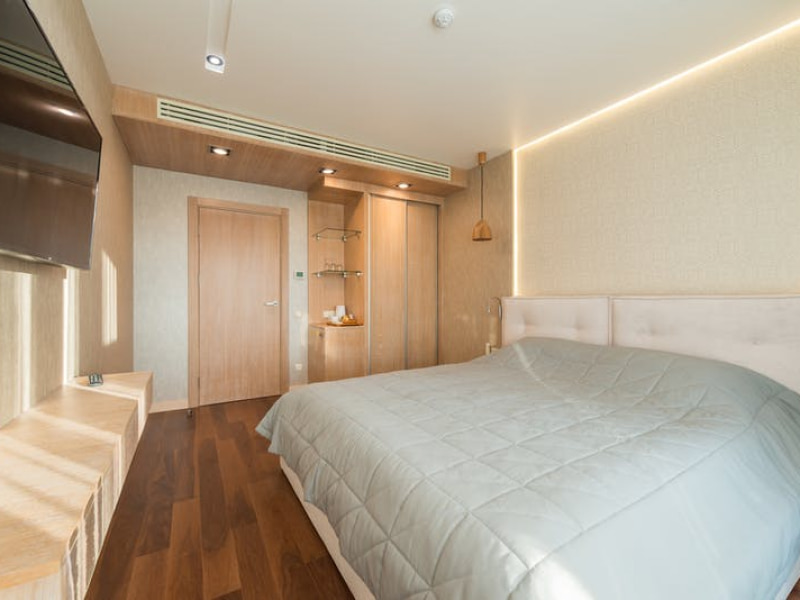 Internal wardrobe dimensions for wooden bedroom - Beautiful Homes